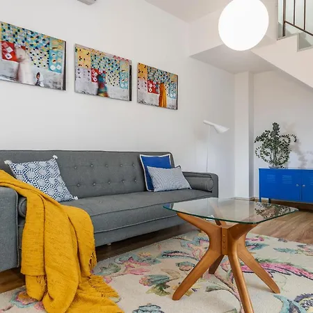 Pop Art, Duplex Coqueto En El Corazon De Seville